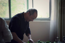 Load image into Gallery viewer, Rare "Niurou" Launched | Tongxinshe Teahouse’s 2025 Niulan Keng Rou Gui with Two Charcoal-Roasted Versions, Presenting Authentic Rock Tea Flavor
