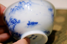 Load image into Gallery viewer, Fine wood kiln hand-painted landscape small Gaiwan
