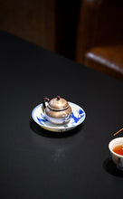 Load image into Gallery viewer, Tongxin She Teahouse Recommendation: Pushou Hall &quot;Wendan Pure Silver Teapot&quot; – A Masterpiece of Craftsmanship on the Tea Table文旦银壶。
