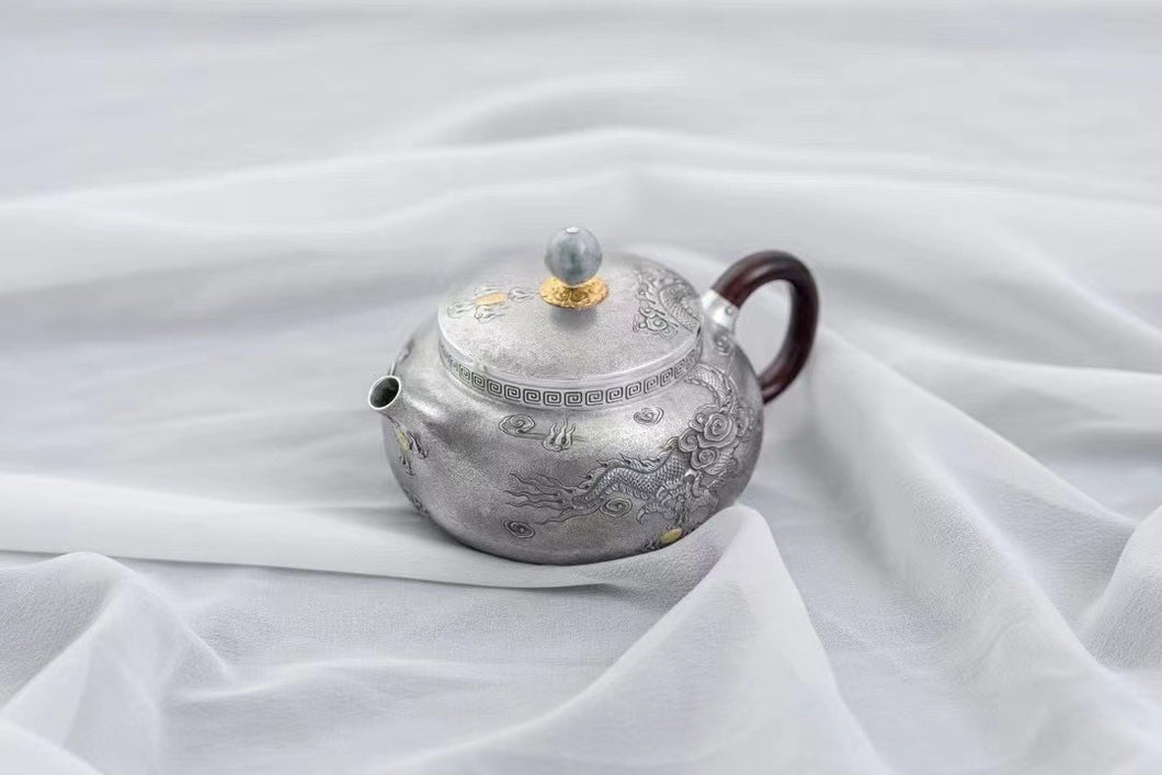 Unveiling the Hidden Gem at Tongxin She Teahouse: Hongji's Exquisite Dragon - Adorned Sterling Silver Teapot