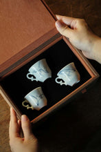 Load image into Gallery viewer, Tongxin She Teahouse | Ting Lan · Blue-and-White Orchid Ear Cups (Limited Edition)
