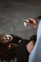 Load image into Gallery viewer, Zhang Tang Jian Qi Zhong Clouds Rest on Emerald Shades — The Cool Elegance of Huiyuan Valley Rock Tea Limited Release: 2025 Authentic Wuyi Heirloom Tea from Tong Xin She Tea House 章堂涧奇种 · 雲栖翠影
