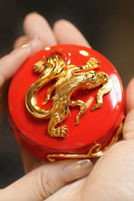 Load image into Gallery viewer, Tongxin She · Dual Masters&#39; Co-branded Limited Edition White Tea | Tin Caddy Preserves Treasure, Time Condenses Fragrance
