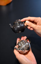 Load image into Gallery viewer, Tongxin She Teahouse · Handmade Small Silver Teapot: A Dual-Model Tasting of Vintage and Vertical Pattern, Double Elegance in 80cc
