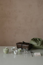 Load image into Gallery viewer, Tongxin She presents the "Wandering Amid Spring Blossoms" portable tea gift set.
