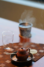 Load image into Gallery viewer, 2025 Tongxinshe Teahouse Launches a Rare Dancong Tea – Ancient Tree Big Bone Tribute Dancong/古树大骨贡
