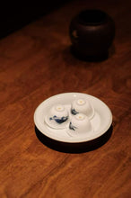 Load image into Gallery viewer, Tongxin She · Blue and White Mandarin Fish Silver-Rimmed Tasting Cup Set (3 Cups)
