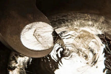 Load image into Gallery viewer, Tongxin She Teahouse Recommends: &quot;Shuying&quot; Ancient Tin Hexagonal Tea Caddy – Preserving Tea Aroma for 3,000 Years锡罐
