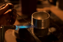 Load image into Gallery viewer, Tongxin She Teahouse Recommends: &quot;Shuying&quot; Ancient Tin Hexagonal Tea Caddy – Preserving Tea Aroma for 3,000 Years锡罐
