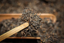 Load image into Gallery viewer, Tongxin She Teahouse | Tasting and Sharing of the 1994 Old Liubao Tea: The Warmth and Charm Precipitated by Time
