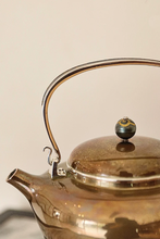 Load image into Gallery viewer, &quot;2025 New Edition of the 999 Pure Silver Kettle with a Loop Handle and Wood - grain Gold Design on the Body, a Product of the Century - old Lu Art from the Frontier&quot;
