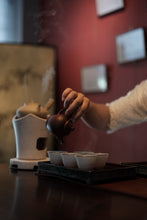 Load image into Gallery viewer, Rock Bone and Flower Fragrance Hidden in a Secret Realm: Tongxinshe Presents the Rare 2025 Wuyi Rock Tea &quot;Yujing Liuxiang&quot;玉井流香 to Tea Lovers
