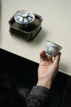 Load image into Gallery viewer, Tongxinshe Teahouse Collection: Blue and White Sanjing Indigo Silver-Rimmed Master Cup — A Private Tea Realm Only for You
