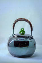 Load image into Gallery viewer, Tongxinshe Teahouse Launches New Mirror-Finished Pure Silver Teapot | A Treasure from Hongji: Premium for Boiling Water, Noble for Brewing Tea
