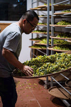 Load image into Gallery viewer, Tongxinshe Teahouse is proud to present a masterpiece — the 2025 "China Tea Cup" Gold Award-winning Rougui.状元🥇
