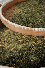Load image into Gallery viewer, 2026 Premium Sweet Osmanthus Longjing · One Tea Embodies Spring and Autumn, Scent Crafted to Perfection特级桂花龙井
