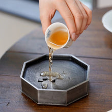 Load image into Gallery viewer, Tongxinshe Teahouse has launched new tin tea vessel trays, where the charm and elegance of tea are fully contained within their small dimensions.
