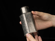 Load image into Gallery viewer, Tongxin She Teahouse Recommends: &quot;Shuying&quot; Ancient Tin Hexagonal Tea Caddy – Preserving Tea Aroma for 3,000 Years锡罐
