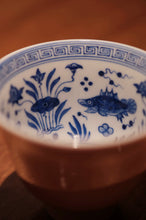 Load image into Gallery viewer, New at Tongxin She Teahouse: The Charm of Porcelain in Cowpea Red Gaiwan
