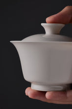 Load image into Gallery viewer, Tongxin She Teahouse: The Horseshoe Gaiwan - An Elegant Choice in Ancient Rhythm and Tea Fragrance
