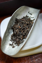 Load image into Gallery viewer, Tasting in Tongxin She Teahouse: Encountering the Timeless Secrets of the 1940 Antique Pu&#39;er Tea
