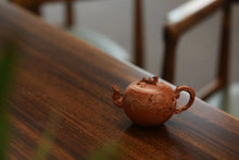 Load image into Gallery viewer, Tongxin She Teahouse Collection | Hand‑crafted by Lu Xinjian · Premium Zhuni Da Hong Pao Squirrel‑Grapes Teapot/松鼠葡萄🍇

