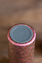 Load image into Gallery viewer, Tongxinshe Teahouse Launches Custom Pure Titanium Thermos Cups - Limited Offer with Peach-Scented Da Hong Pao Gift
