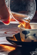 Load image into Gallery viewer, New Arrival at Tongxinshe Teahouse: Blue and White Ganoderma Cup – A Touch of Ming Dynasty Elegance in Every Sip

