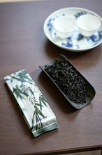 Load image into Gallery viewer, 2013 Lianyun‑Gu Full‑Fire Charcoal‑Roasted Da Hong Pao “Mu Xu” · Limited Sample Tasting
