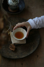Load image into Gallery viewer, Tongxinshe Teahouse 2025 New Launch | &quot;Peach Delight&quot; Da Hong Pao - Limited Free Tasting Available桃喜大红袍
