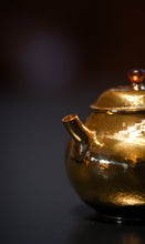 Load image into Gallery viewer, Tongxin She · Start of Spring Pure Gold Teapot | Limited One-of-a-Kind 100cc 120g Handcrafted Collection
