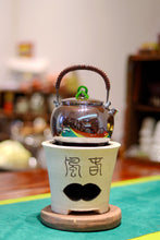 Load image into Gallery viewer, Tongxinshe Teahouse Launches New Mirror-Finished Pure Silver Teapot | A Treasure from Hongji: Premium for Boiling Water, Noble for Brewing Tea
