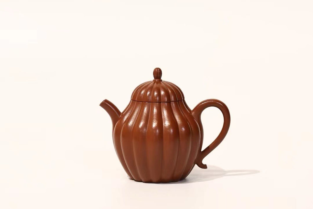 Tongxin She Teahouse: The Horseshoe Gaiwan - An Elegant Choice in Ancient Rhythm and Tea Fragrance