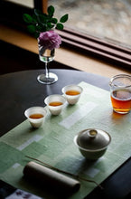 Load image into Gallery viewer, Tongxin She Teahouse | 2024 Taoxi Da Hong Pao — Three-Time Full Charcoal-Roasted Rock Tea桃喜足火。
