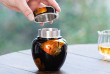 Load image into Gallery viewer, Tongxinshe Teahouse | Lacquer tin cans, showcasing the aroma of tea and craftsmanship 锡罐
