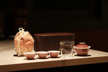 Load image into Gallery viewer, Recommended by Tongxinshe Teahouse: Cowpea Red Porcelain Travel Tea Set with Hand-Painted Blue-and-White Fish-Algae Pattern, Bringing Tea Aroma Along Your Journey
