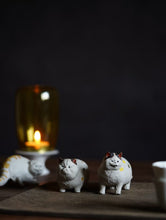 Load image into Gallery viewer, Tea Companions of Gentle Charm · Handmade Purple Clay Cat Tea Pets from Tongxin She紫砂猫咪🐱
