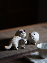 Load image into Gallery viewer, Tea Companions of Gentle Charm · Handmade Purple Clay Cat Tea Pets from Tongxin She紫砂猫咪🐱
