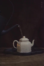 Load image into Gallery viewer, Tao Ming Tang Liu Leng Teapot
