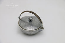 Load image into Gallery viewer, 9999 sterling silver Japanese small urgent must Japanese silver pot 120ml
