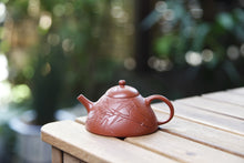 Load image into Gallery viewer, The classic vermilion clay pot &quot;Li Hat Teapot&quot;/&quot;Wendan Teapot&quot; is re-engraved in the ancient method
