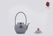Load image into Gallery viewer, Inheritor of intangible cultural heritage: handmade by Hong Jike, sterling silver pot of Lianyu series.
