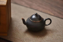 Load image into Gallery viewer, &quot;Hand-painted Wangyou Flower Lake Stone Bronze Tea Boat&quot; / &quot;Popular Poems and Old Rock Clay Meng Chen Teapot&quot;
