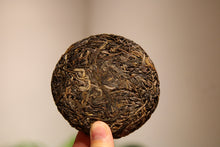 Load image into Gallery viewer, 2020 Old Banzhang Ancient Tree Pu&#39;er Sheng easy
