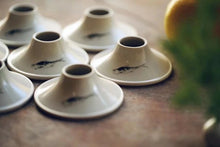 Load image into Gallery viewer, Double-sided hand-painted tea funnel with hand-made ceramic lid/盖置
