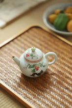 Load image into Gallery viewer, Squirrel grape teapot 1 100ml
