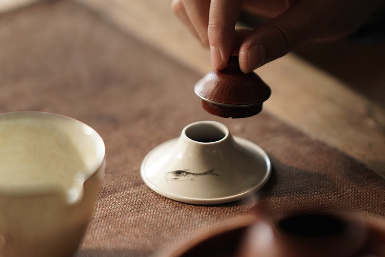 Double-sided hand-painted tea funnel with hand-made ceramic lid/盖置